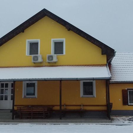 Benko Vendeghaz Hotel Kiskutas Exterior foto